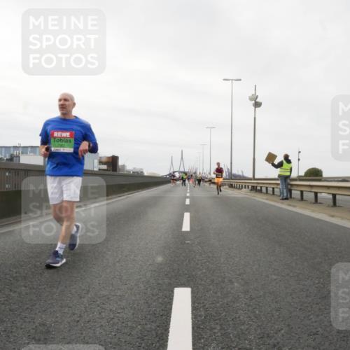 03.10.2025 - Köhlbrandbrückenlauf Matties Gatica Varas http://msf.ph/oto/9187367 03.10.2025 15:50:02 Position 3 7302 meine-sportfotos.de