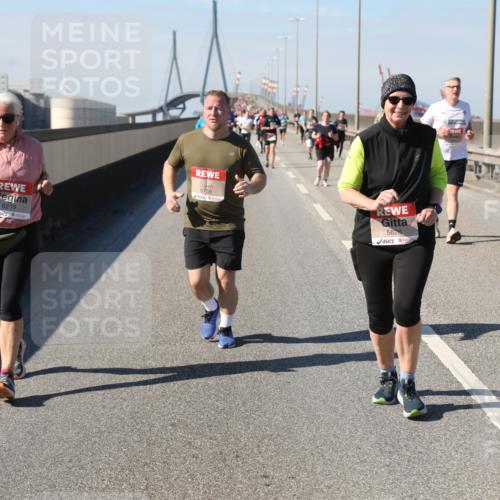 03.10.2025 - Köhlbrandbrückenlauf Yannick Fuchs http://msf.ph/oto/9187369 03.10.2025 12:06:38 Position 3 6219, 6759, 5626 meine-sportfotos.de