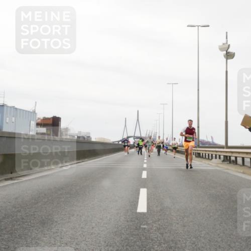 03.10.2025 - Köhlbrandbrückenlauf Matties Gatica Varas http://msf.ph/oto/9187371 03.10.2025 15:50:03 Position 3  meine-sportfotos.de