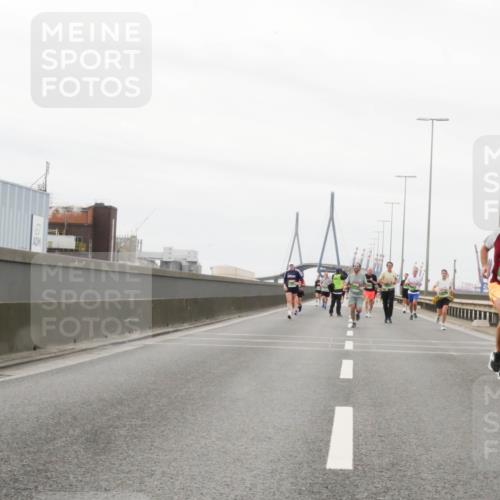 03.10.2025 - Köhlbrandbrückenlauf Matties Gatica Varas http://msf.ph/oto/9187375 03.10.2025 15:50:04 Position 3  meine-sportfotos.de