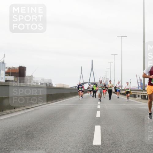 03.10.2025 - Köhlbrandbrückenlauf Matties Gatica Varas http://msf.ph/oto/9187377 03.10.2025 15:50:05 Position 3  meine-sportfotos.de
