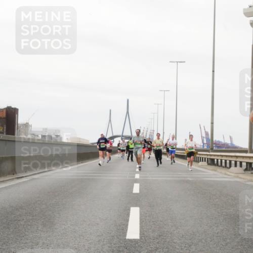 03.10.2025 - Köhlbrandbrückenlauf Matties Gatica Varas http://msf.ph/oto/9187381 03.10.2025 15:50:06 Position 3 7546 meine-sportfotos.de