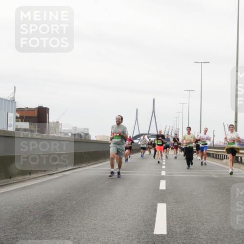 03.10.2025 - Köhlbrandbrückenlauf Matties Gatica Varas http://msf.ph/oto/9187385 03.10.2025 15:50:08 Position 3  meine-sportfotos.de
