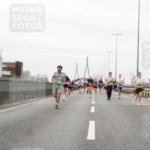 03.10.2025 - Köhlbrandbrückenlauf Matties Gatica Varas http://msf.ph/oto/9187388 03.10.2025 15:50:08 Position 3  meine-sportfotos.de