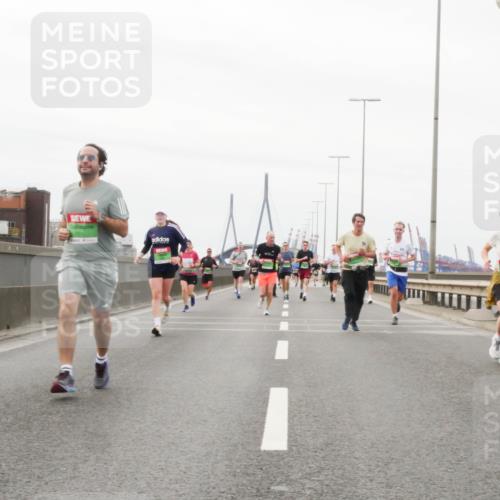 03.10.2025 - Köhlbrandbrückenlauf Matties Gatica Varas http://msf.ph/oto/9187394 03.10.2025 15:50:10 Position 3  meine-sportfotos.de