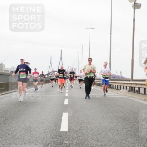 03.10.2025 - Köhlbrandbrückenlauf Matties Gatica Varas http://msf.ph/oto/9187396 03.10.2025 15:50:11 Position 3 7296 meine-sportfotos.de