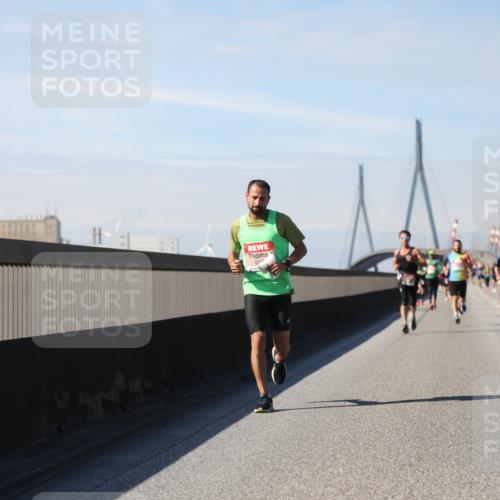 03.10.2025 - Köhlbrandbrückenlauf Yannick Fuchs http://msf.ph/oto/9187406 03.10.2025 11:45:56 Position 3  meine-sportfotos.de
