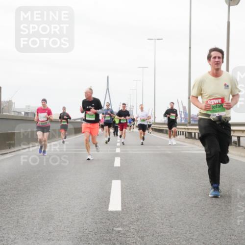 03.10.2025 - Köhlbrandbrückenlauf Matties Gatica Varas http://msf.ph/oto/9187408 03.10.2025 15:50:13 Position 3 7263 meine-sportfotos.de