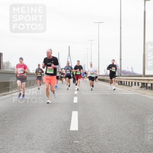 03.10.2025 - Köhlbrandbrückenlauf Matties Gatica Varas http://msf.ph/oto/9187409 03.10.2025 15:50:14 Position 3  meine-sportfotos.de