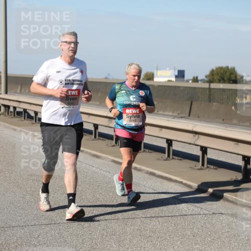 03.10.2025 - Köhlbrandbrückenlauf Yannick Fuchs http://msf.ph/oto/9187411 03.10.2025 12:06:40 Position 3 6242, 6243 meine-sportfotos.de