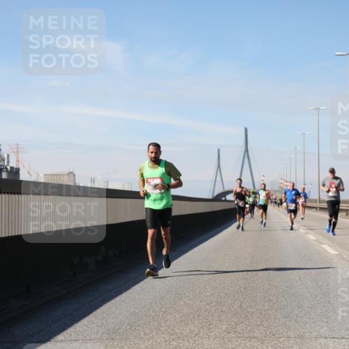03.10.2025 - Köhlbrandbrückenlauf Yannick Fuchs http://msf.ph/oto/9187414 03.10.2025 11:45:56 Position 3 5011 meine-sportfotos.de