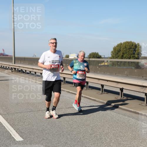03.10.2025 - Köhlbrandbrückenlauf Yannick Fuchs http://msf.ph/oto/9187423 03.10.2025 12:06:40 Position 3 6242, 6243 meine-sportfotos.de