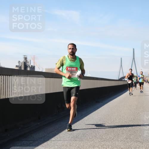 03.10.2025 - Köhlbrandbrückenlauf Yannick Fuchs http://msf.ph/oto/9187428 03.10.2025 11:45:57 Position 3 235 meine-sportfotos.de