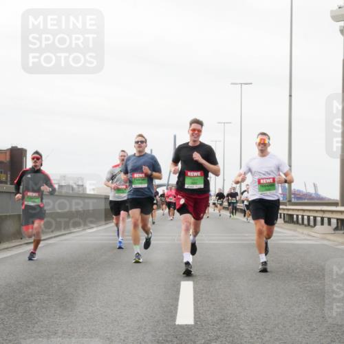 03.10.2025 - Köhlbrandbrückenlauf Matties Gatica Varas http://msf.ph/oto/9187429 03.10.2025 15:50:17 Position 3  meine-sportfotos.de