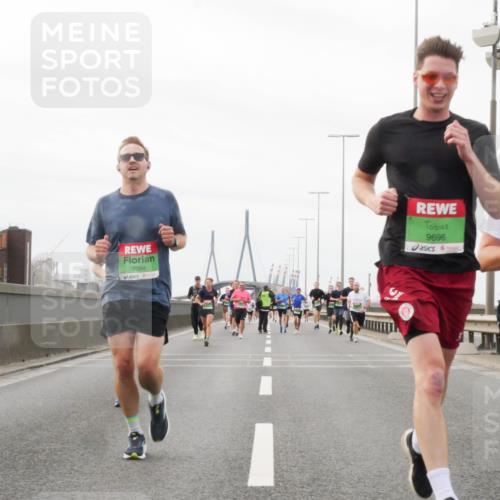 03.10.2025 - Köhlbrandbrückenlauf Matties Gatica Varas http://msf.ph/oto/9187437 03.10.2025 15:50:19 Position 3 7394, 9696, 7526 meine-sportfotos.de