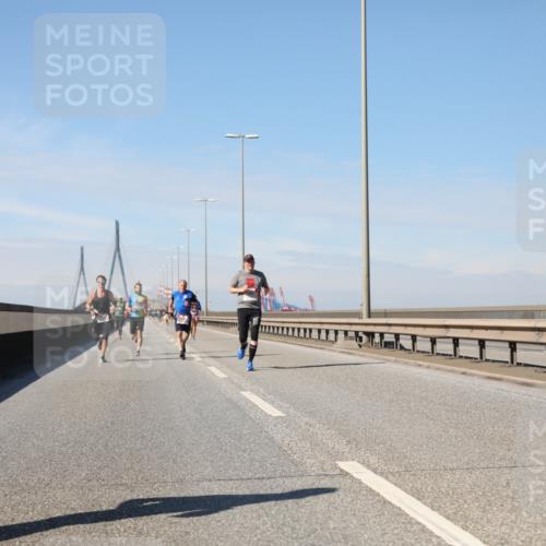 03.10.2025 - Köhlbrandbrückenlauf Yannick Fuchs http://msf.ph/oto/9187440 03.10.2025 11:45:58 Position 3  meine-sportfotos.de