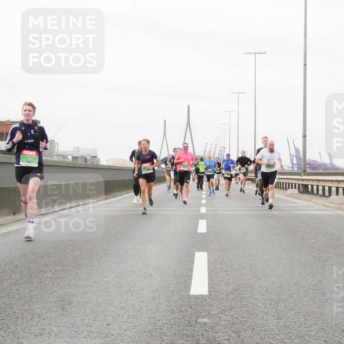03.10.2025 - Köhlbrandbrückenlauf Matties Gatica Varas http://msf.ph/oto/9187441 03.10.2025 15:50:22 Position 3  meine-sportfotos.de