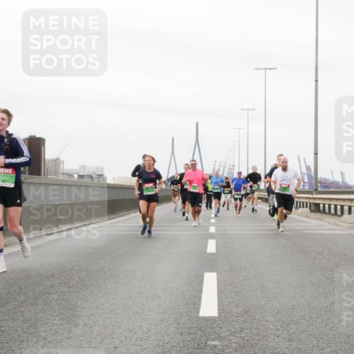 03.10.2025 - Köhlbrandbrückenlauf Matties Gatica Varas http://msf.ph/oto/9187444 03.10.2025 15:50:23 Position 3  meine-sportfotos.de