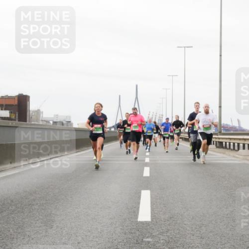 03.10.2025 - Köhlbrandbrückenlauf Matties Gatica Varas http://msf.ph/oto/9187446 03.10.2025 15:50:23 Position 3  meine-sportfotos.de