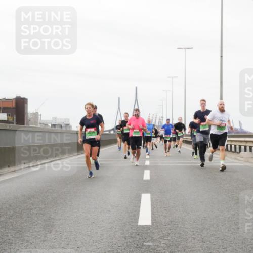 03.10.2025 - Köhlbrandbrückenlauf Matties Gatica Varas http://msf.ph/oto/9187448 03.10.2025 15:50:24 Position 3 104 meine-sportfotos.de