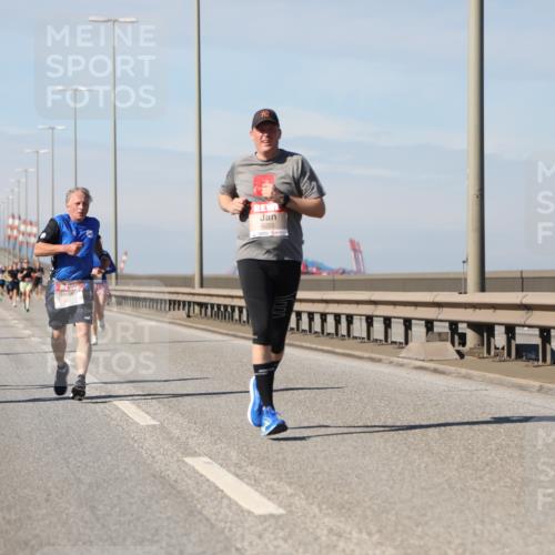 03.10.2025 - Köhlbrandbrückenlauf Yannick Fuchs http://msf.ph/oto/9187449 03.10.2025 11:45:59 Position 3 6255 meine-sportfotos.de