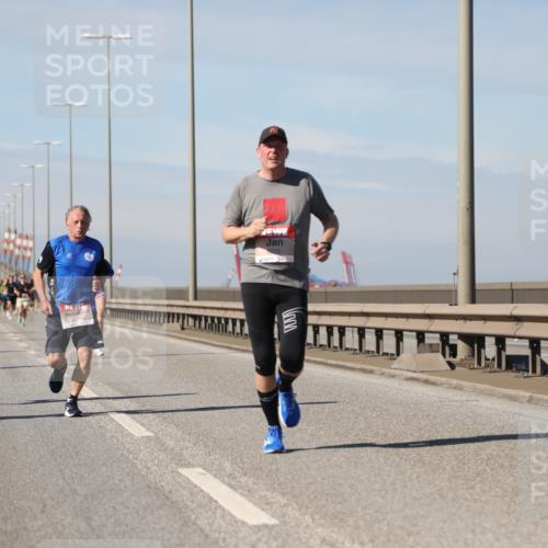 03.10.2025 - Köhlbrandbrückenlauf Yannick Fuchs http://msf.ph/oto/9187453 03.10.2025 11:45:59 Position 3 255 meine-sportfotos.de