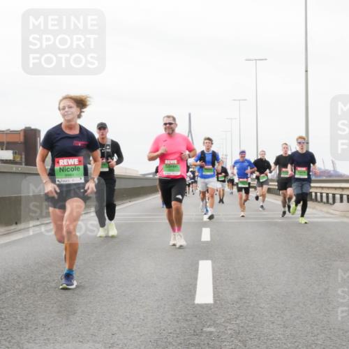 03.10.2025 - Köhlbrandbrückenlauf Matties Gatica Varas http://msf.ph/oto/9187454 03.10.2025 15:50:25 Position 3 8991 meine-sportfotos.de
