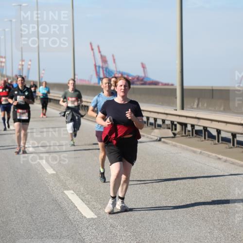 03.10.2025 - Köhlbrandbrückenlauf Yannick Fuchs http://msf.ph/oto/9187455 03.10.2025 12:06:43 Position 3  meine-sportfotos.de