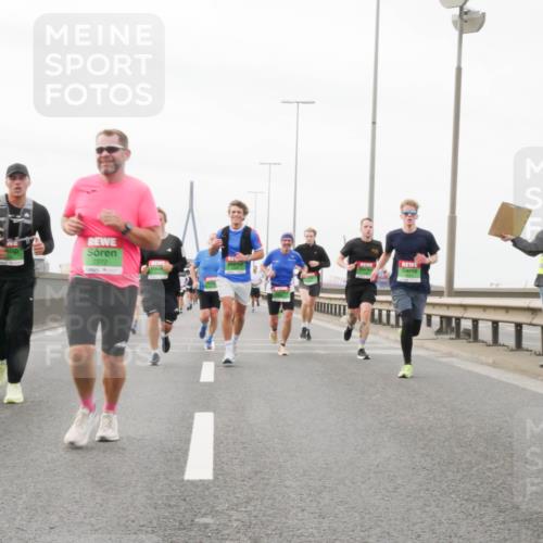 03.10.2025 - Köhlbrandbrückenlauf Matties Gatica Varas http://msf.ph/oto/9187459 03.10.2025 15:50:26 Position 3 7772 meine-sportfotos.de