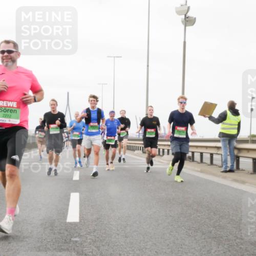 03.10.2025 - Köhlbrandbrückenlauf Matties Gatica Varas http://msf.ph/oto/9187462 03.10.2025 15:50:27 Position 3 7772 meine-sportfotos.de