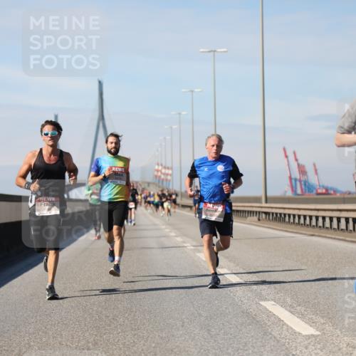 03.10.2025 - Köhlbrandbrückenlauf Yannick Fuchs http://msf.ph/oto/9187466 03.10.2025 11:46:00 Position 3 4281, 6255 meine-sportfotos.de