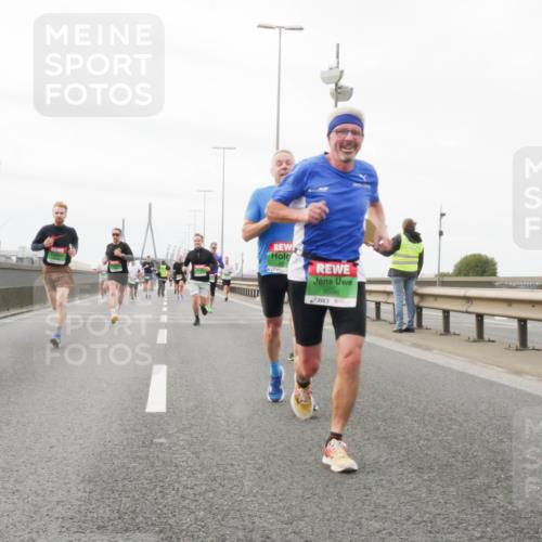 03.10.2025 - Köhlbrandbrückenlauf Matties Gatica Varas http://msf.ph/oto/9187476 03.10.2025 15:50:30 Position 3 9596 meine-sportfotos.de