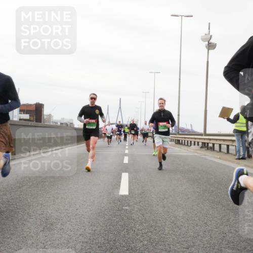 03.10.2025 - Köhlbrandbrückenlauf Matties Gatica Varas http://msf.ph/oto/9187485 03.10.2025 15:50:32 Position 3 8919 meine-sportfotos.de