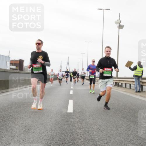 03.10.2025 - Köhlbrandbrückenlauf Matties Gatica Varas http://msf.ph/oto/9187491 03.10.2025 15:50:33 Position 3 7006 meine-sportfotos.de