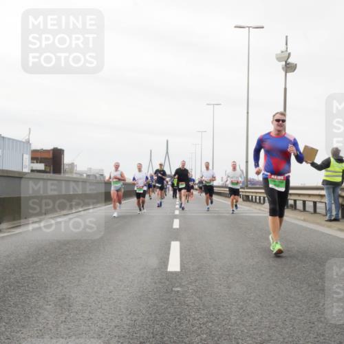 03.10.2025 - Köhlbrandbrückenlauf Matties Gatica Varas http://msf.ph/oto/9187495 03.10.2025 15:50:35 Position 3  meine-sportfotos.de