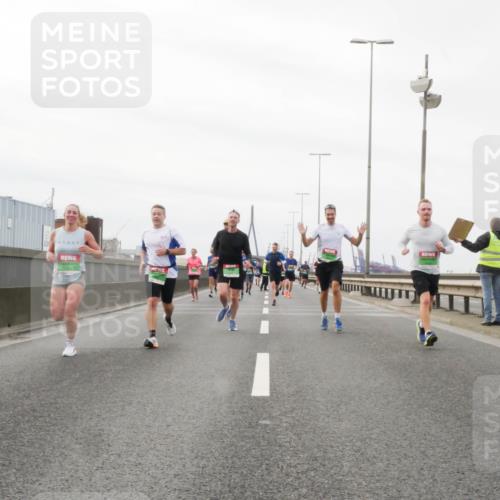 03.10.2025 - Köhlbrandbrückenlauf Matties Gatica Varas http://msf.ph/oto/9187506 03.10.2025 15:50:37 Position 3  meine-sportfotos.de