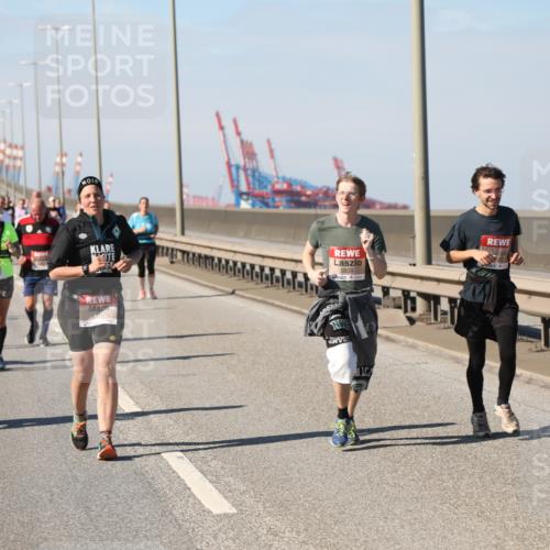 03.10.2025 - Köhlbrandbrückenlauf Yannick Fuchs http://msf.ph/oto/9187508 03.10.2025 12:06:46 Position 3 5829, 5066 meine-sportfotos.de