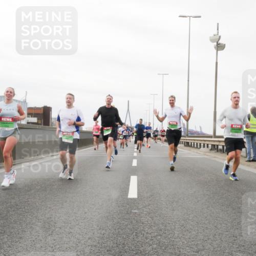 03.10.2025 - Köhlbrandbrückenlauf Matties Gatica Varas http://msf.ph/oto/9187509 03.10.2025 15:50:38 Position 3  meine-sportfotos.de