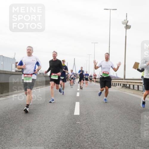 03.10.2025 - Köhlbrandbrückenlauf Matties Gatica Varas http://msf.ph/oto/9187511 03.10.2025 15:50:38 Position 3 7056, 7402 meine-sportfotos.de