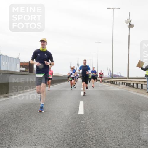 03.10.2025 - Köhlbrandbrückenlauf Matties Gatica Varas http://msf.ph/oto/9187519 03.10.2025 15:50:40 Position 3  meine-sportfotos.de
