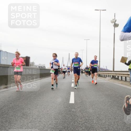 03.10.2025 - Köhlbrandbrückenlauf Matties Gatica Varas http://msf.ph/oto/9187532 03.10.2025 15:50:43 Position 3  meine-sportfotos.de