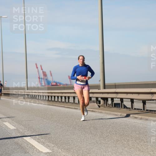 03.10.2025 - Köhlbrandbrückenlauf Yannick Fuchs http://msf.ph/oto/9187533 03.10.2025 11:46:05 Position 3  meine-sportfotos.de