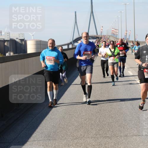 03.10.2025 - Köhlbrandbrückenlauf Yannick Fuchs http://msf.ph/oto/9187535 03.10.2025 12:06:48 Position 3 4443, 6126 meine-sportfotos.de