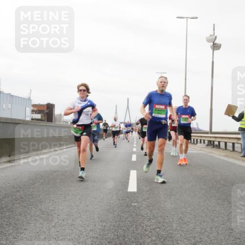 03.10.2025 - Köhlbrandbrückenlauf Matties Gatica Varas http://msf.ph/oto/9187536 03.10.2025 15:50:44 Position 3 8847, 8616 meine-sportfotos.de