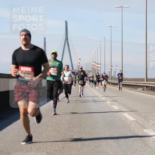 03.10.2025 - Köhlbrandbrückenlauf Yannick Fuchs http://msf.ph/oto/9187537 03.10.2025 11:46:05 Position 3  meine-sportfotos.de