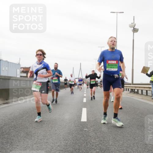 03.10.2025 - Köhlbrandbrückenlauf Matties Gatica Varas http://msf.ph/oto/9187538 03.10.2025 15:50:44 Position 3 8616 meine-sportfotos.de