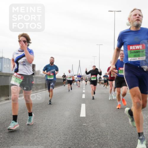 03.10.2025 - Köhlbrandbrückenlauf Matties Gatica Varas http://msf.ph/oto/9187541 03.10.2025 15:50:45 Position 3 8616 meine-sportfotos.de