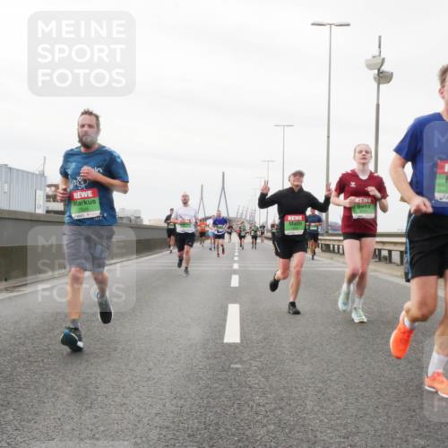 03.10.2025 - Köhlbrandbrückenlauf Matties Gatica Varas http://msf.ph/oto/9187546 03.10.2025 15:50:46 Position 3 7646, 2023, 7601 meine-sportfotos.de