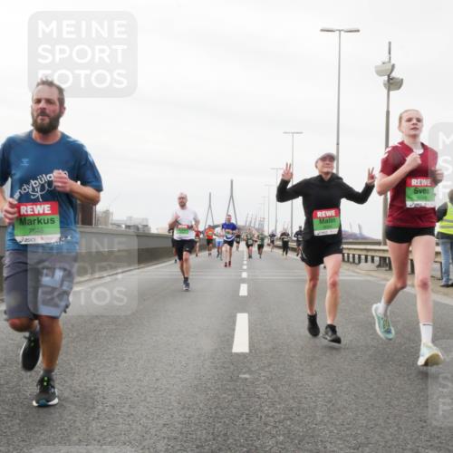 03.10.2025 - Köhlbrandbrückenlauf Matties Gatica Varas http://msf.ph/oto/9187550 03.10.2025 15:50:46 Position 3 7646, 8099 meine-sportfotos.de