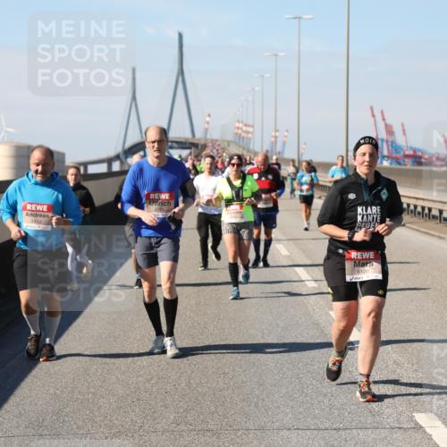 03.10.2025 - Köhlbrandbrückenlauf Yannick Fuchs http://msf.ph/oto/9187551 03.10.2025 12:06:49 Position 3 4784, 4443, 6126 meine-sportfotos.de